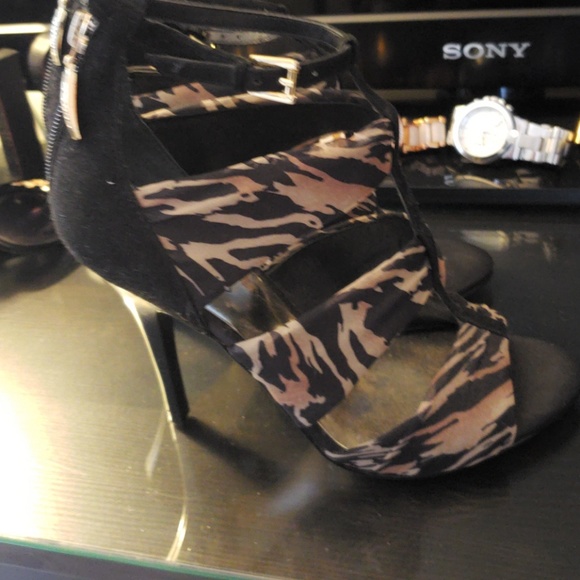 Guess Shoes - 💗Guess" Sandals Heels"